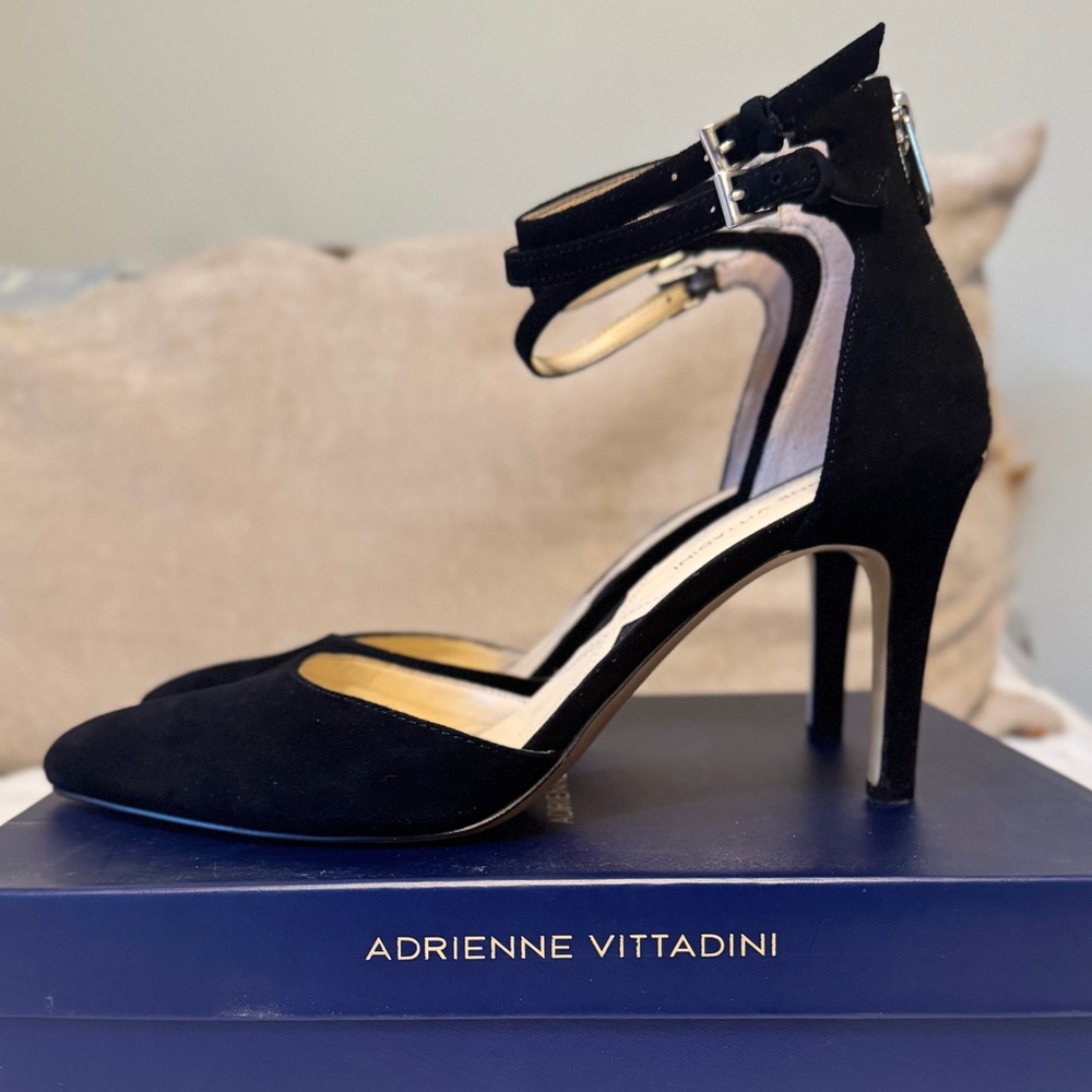 Adrienne Vittadini Women’s Nevi Two Piece Black Suede Pumps - Picture 2 of 11
